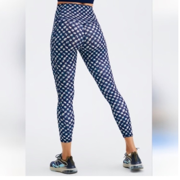 Fabletics Ultra High waisted Pureluxe 7/8 leggings size large - Picture 5 of 6
